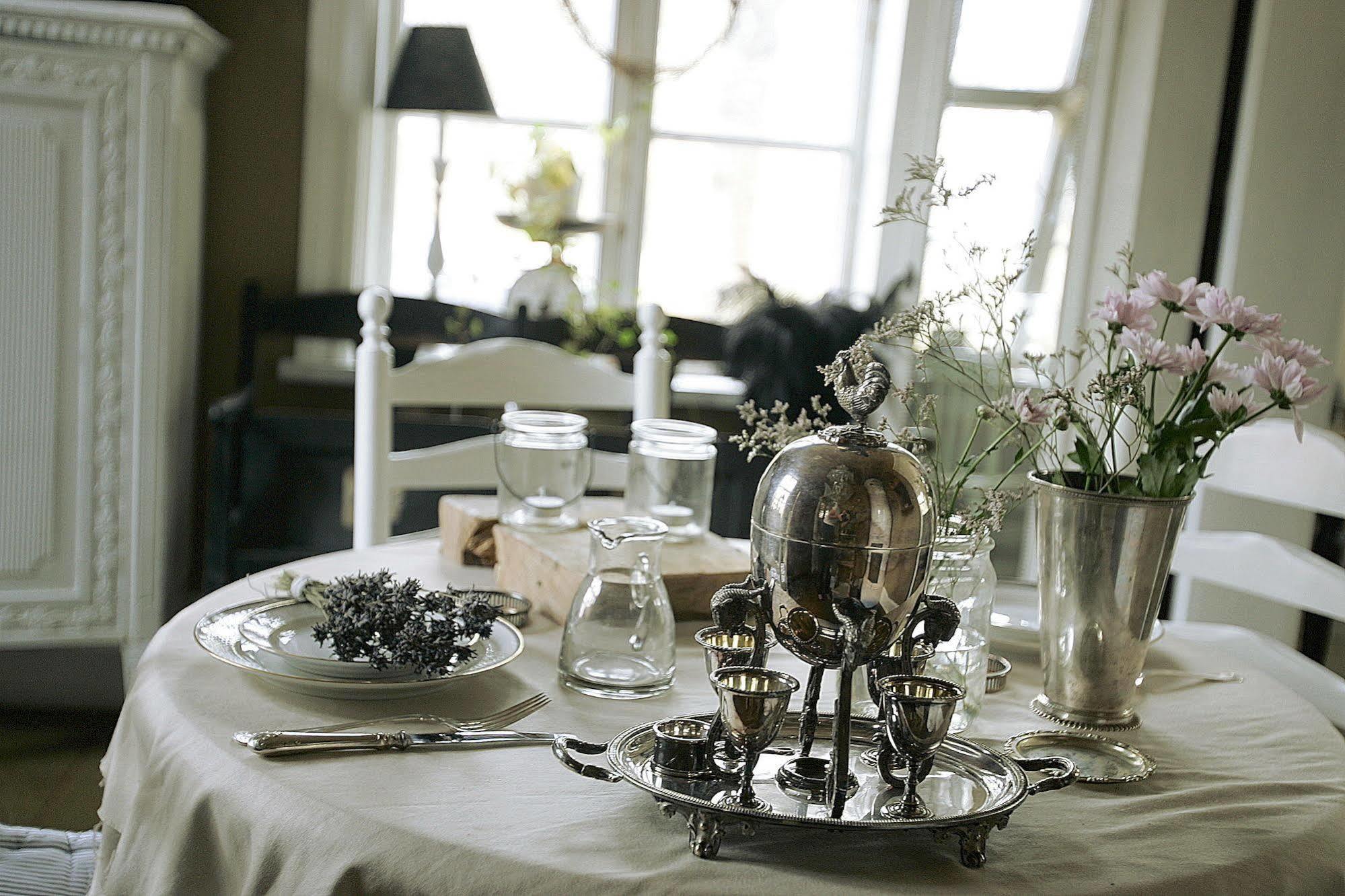 Bed and Breakfast Aeppelgarden Mariestad Exterior foto